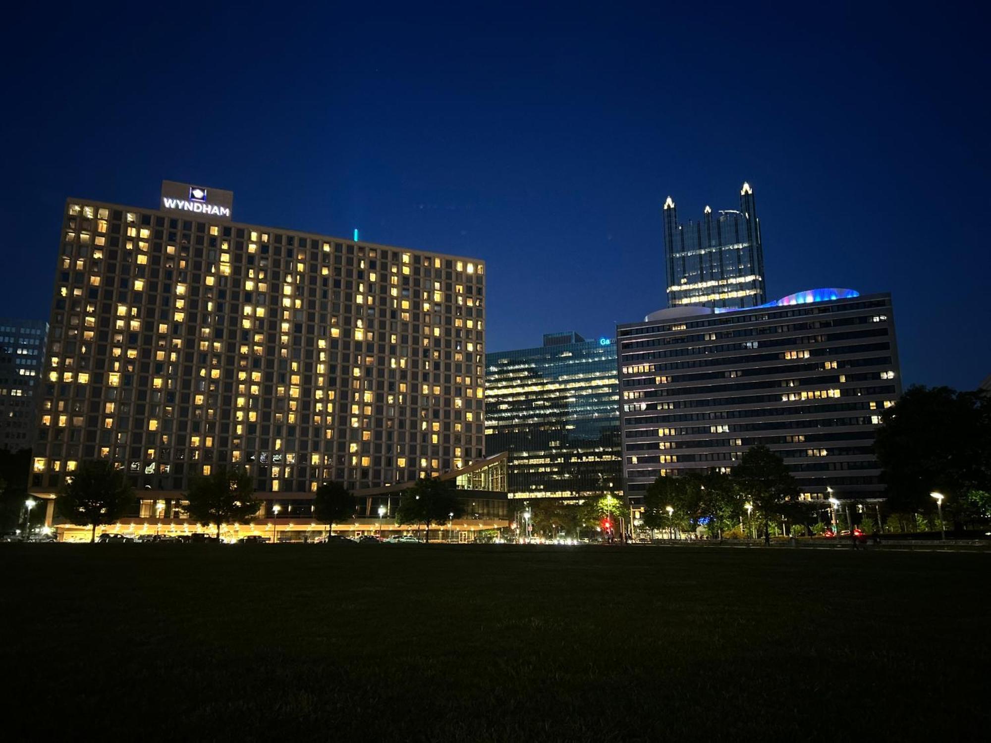 Luxe City Views Prime Location 24-7 Parking Gym Lounge Pittsburgh Bagian luar foto