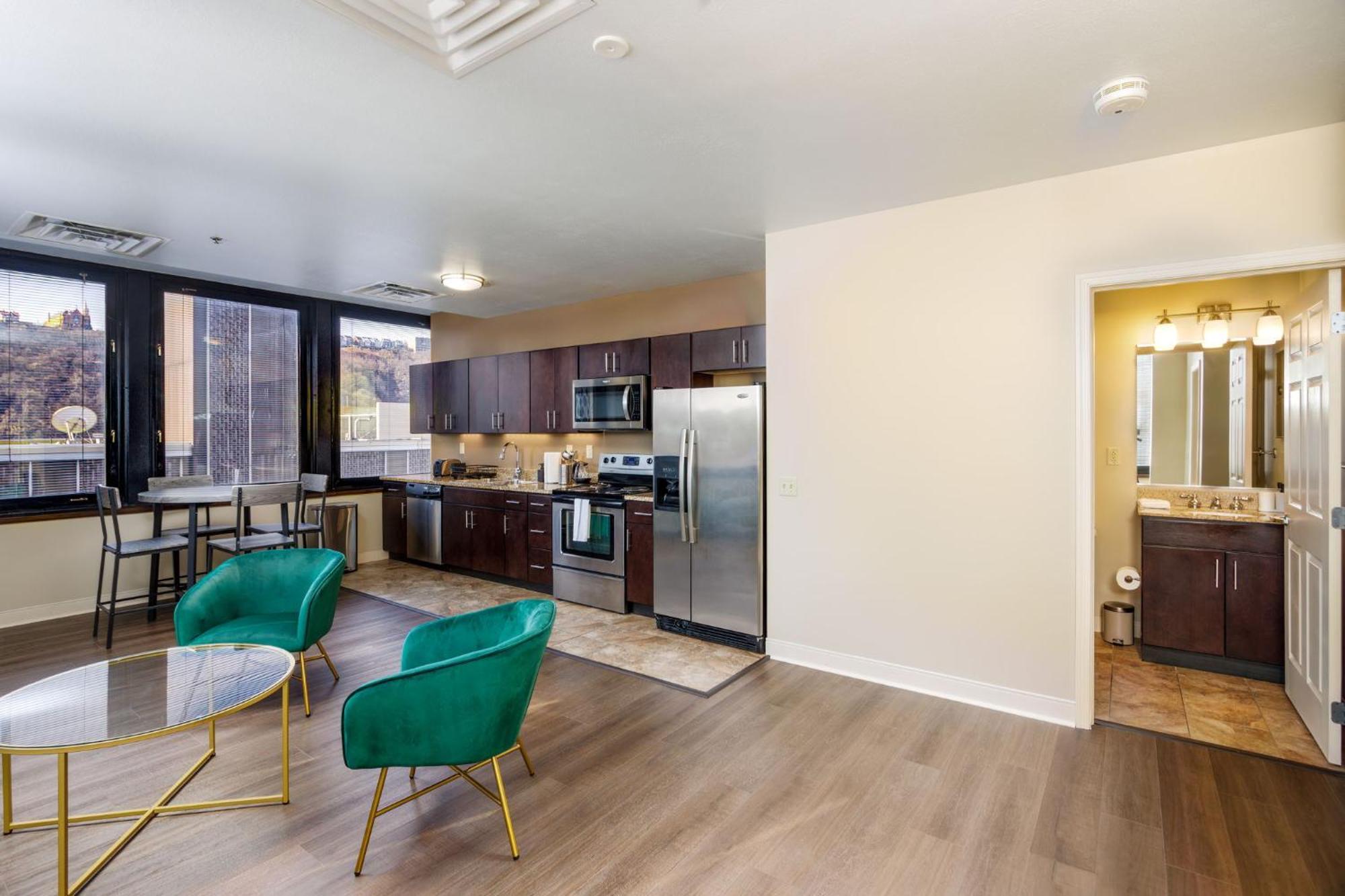 Luxe City Views Prime Location 24-7 Parking Gym Lounge Pittsburgh Bagian luar foto